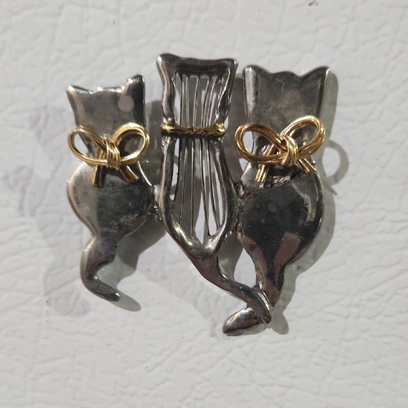 Vintage Gold and Silver Cat Magnet Set - Picture 3 of 4